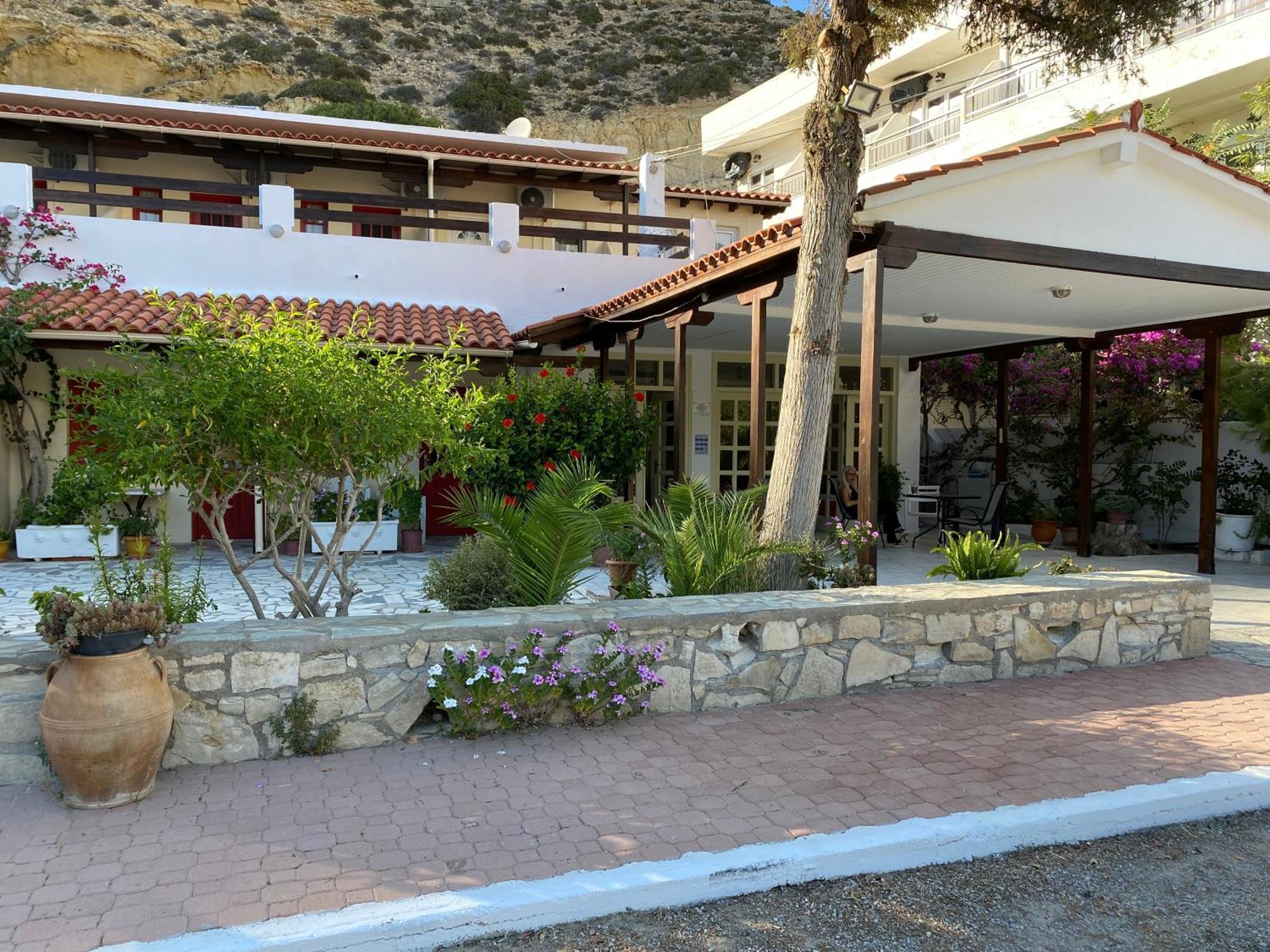 Pension Romantika Matala Exterior foto